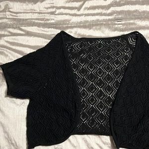 Black knit short-sleeve shrug